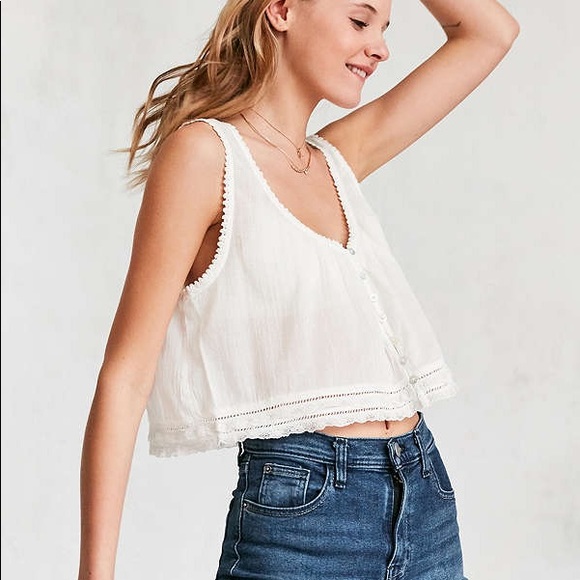 NWT UO Boho Semi Sheer Lace Eyelet Button Crop Top - Picture 4 of 6